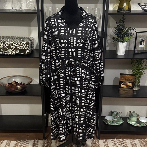 Dresses & Skirts - Black and White Patterned Women's Dress